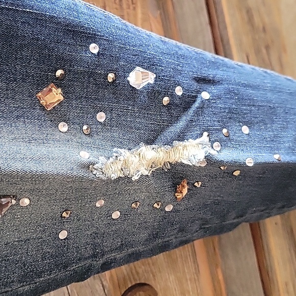 Seven7 Embellished/Distressed Denim Jeans, 5 Pocket, Skinny Ankle Size 8 - Picture 5 of 13